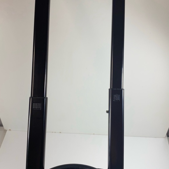 Baggallini Rolling two wheels Carry on suitcase luggage travel bag beige/black - Picture 5 of 9